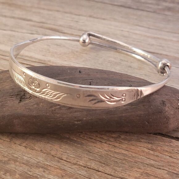 Vintage Engraved Flower Texture Sterling Expandable Bangle Bracelet - Picture 6 of 9